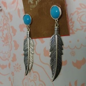 New feather earrings